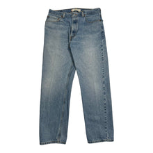Load image into Gallery viewer, Levi&#39;s 505 Light Wash Denim 35
