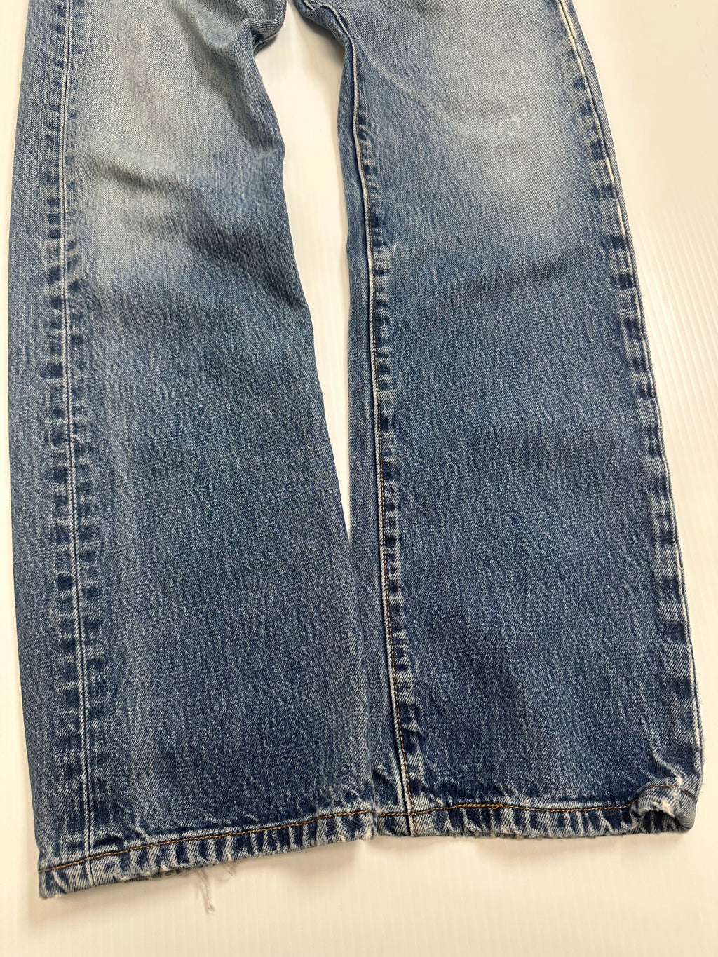 Vintage Levi's 501 Medium Wash Denim 27