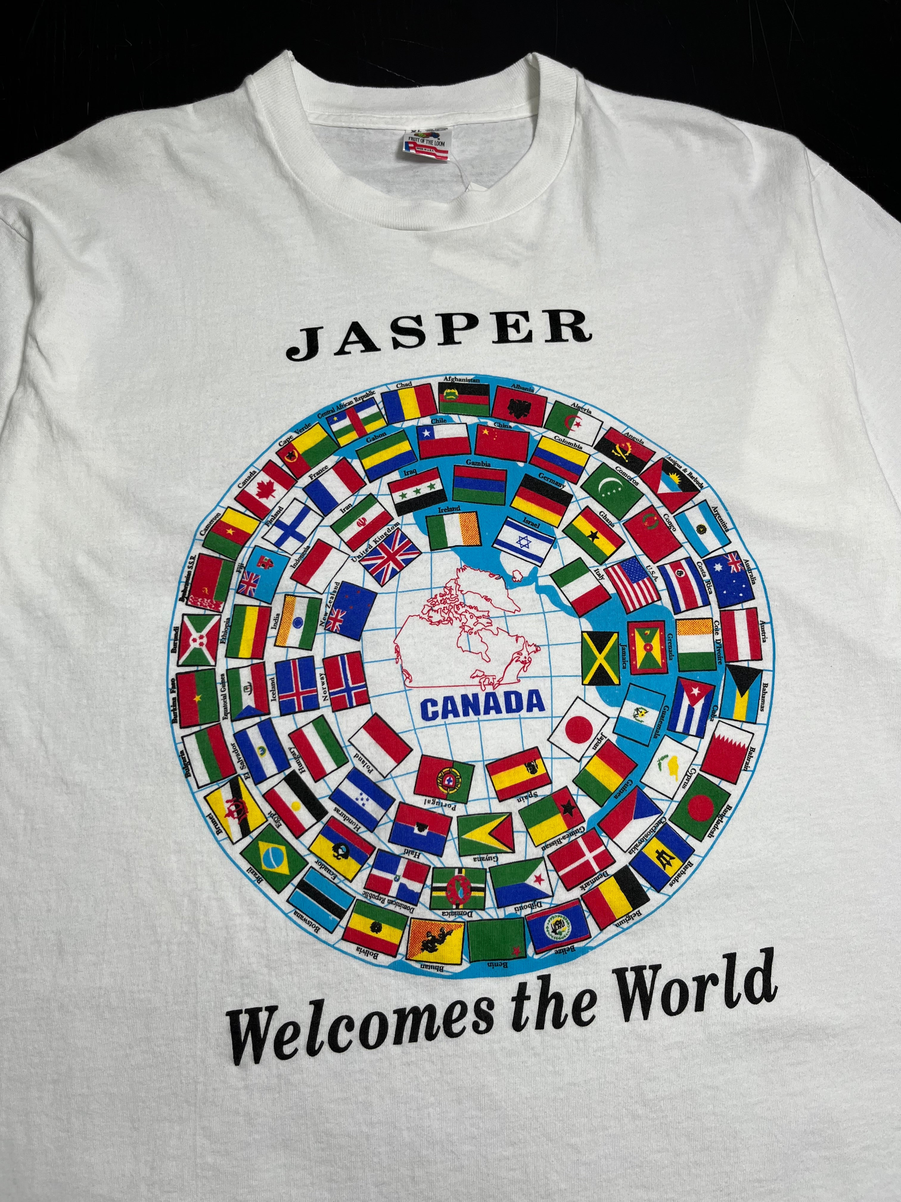 Vintage Jasper Welcomes The World Flags Tee XL