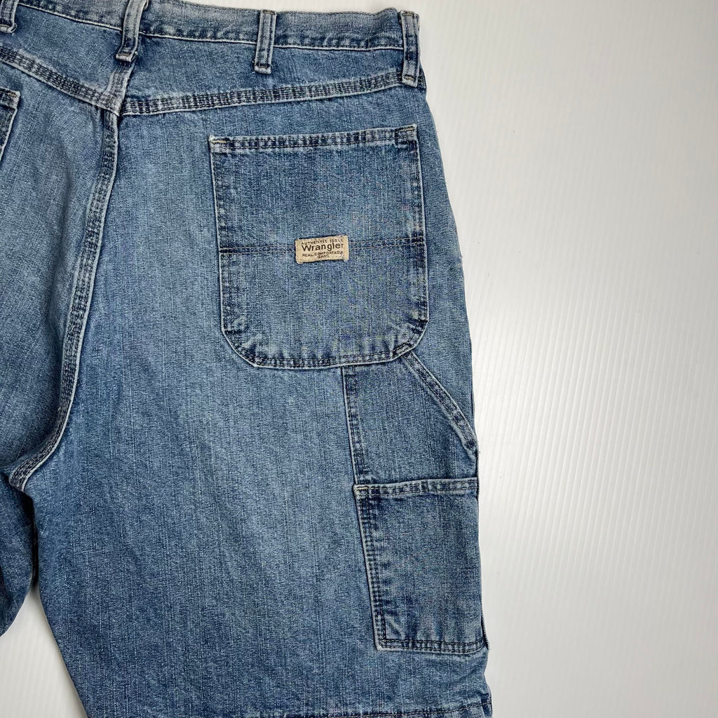 Wrangler Carpenter Medium Wash Denim Shorts 36