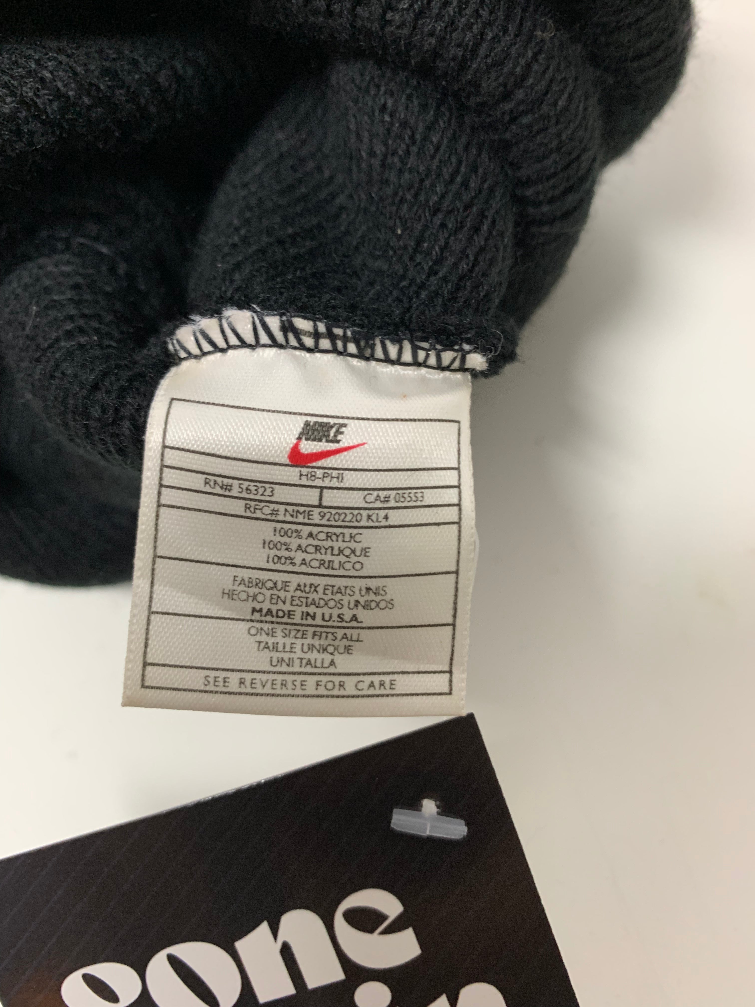 90’s Black Centre Swoosh Nike Beanie