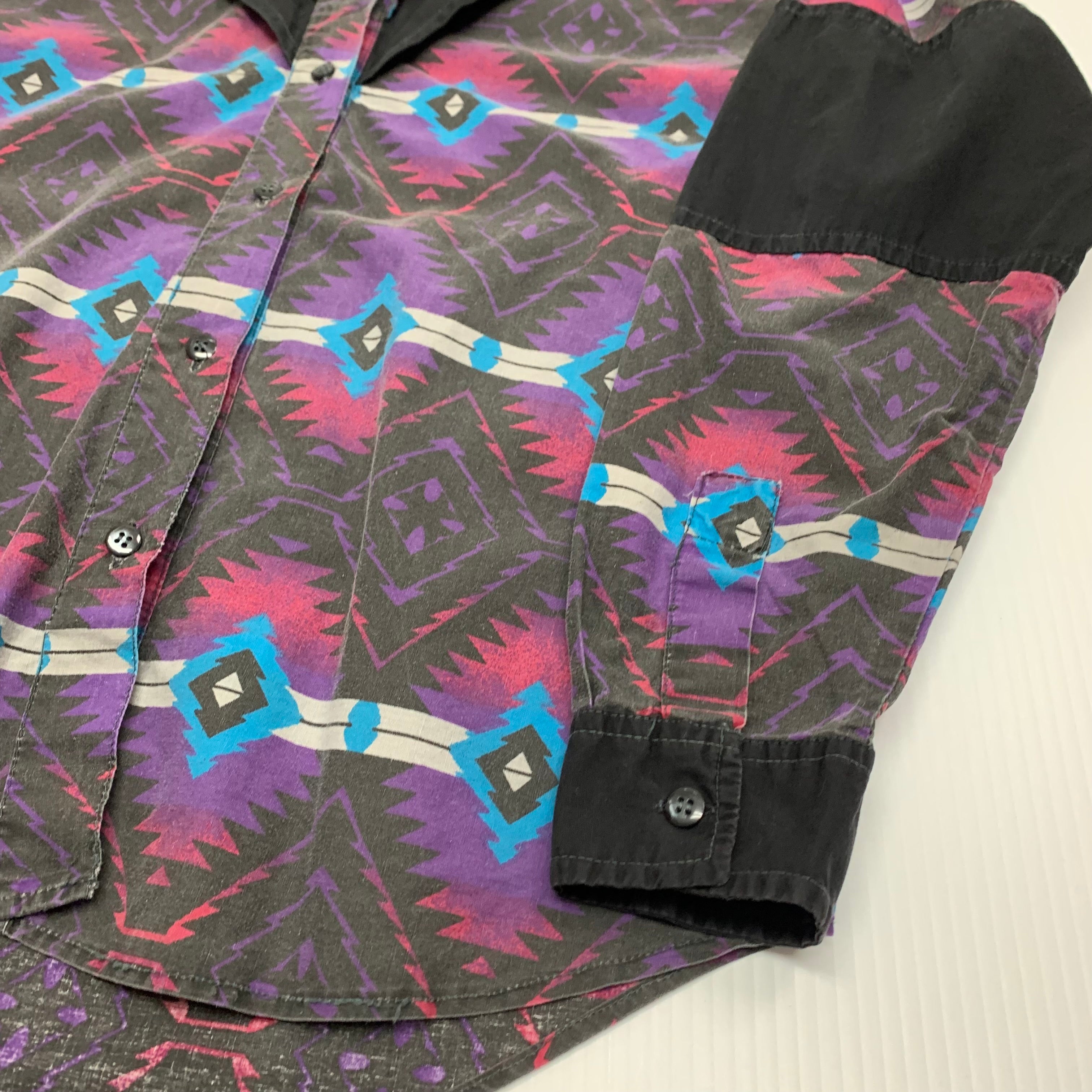 Vintage Adobe Rose Patterned Button-Up M