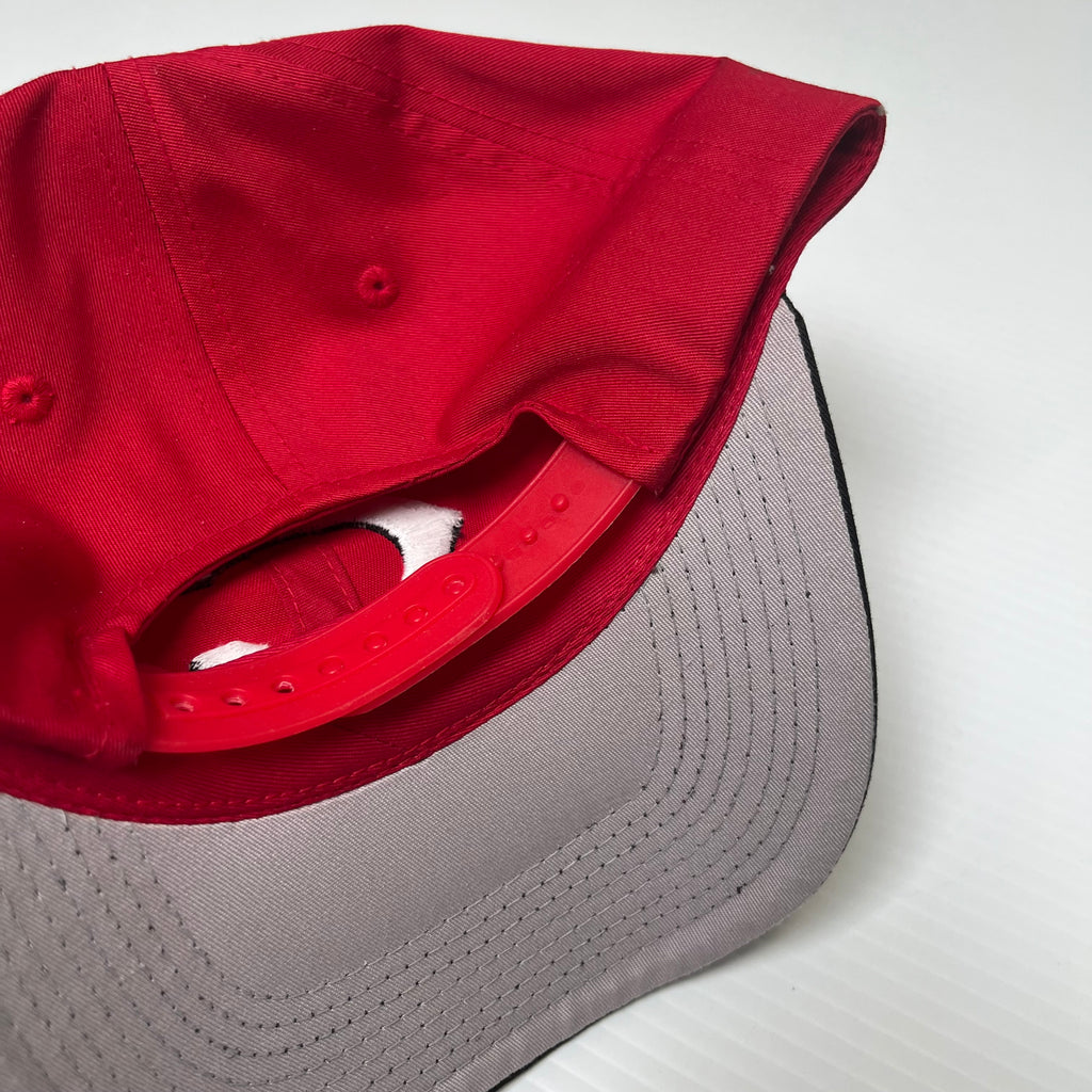 Vintage BNWT Cincinnati Reds MLB Snapback Hat