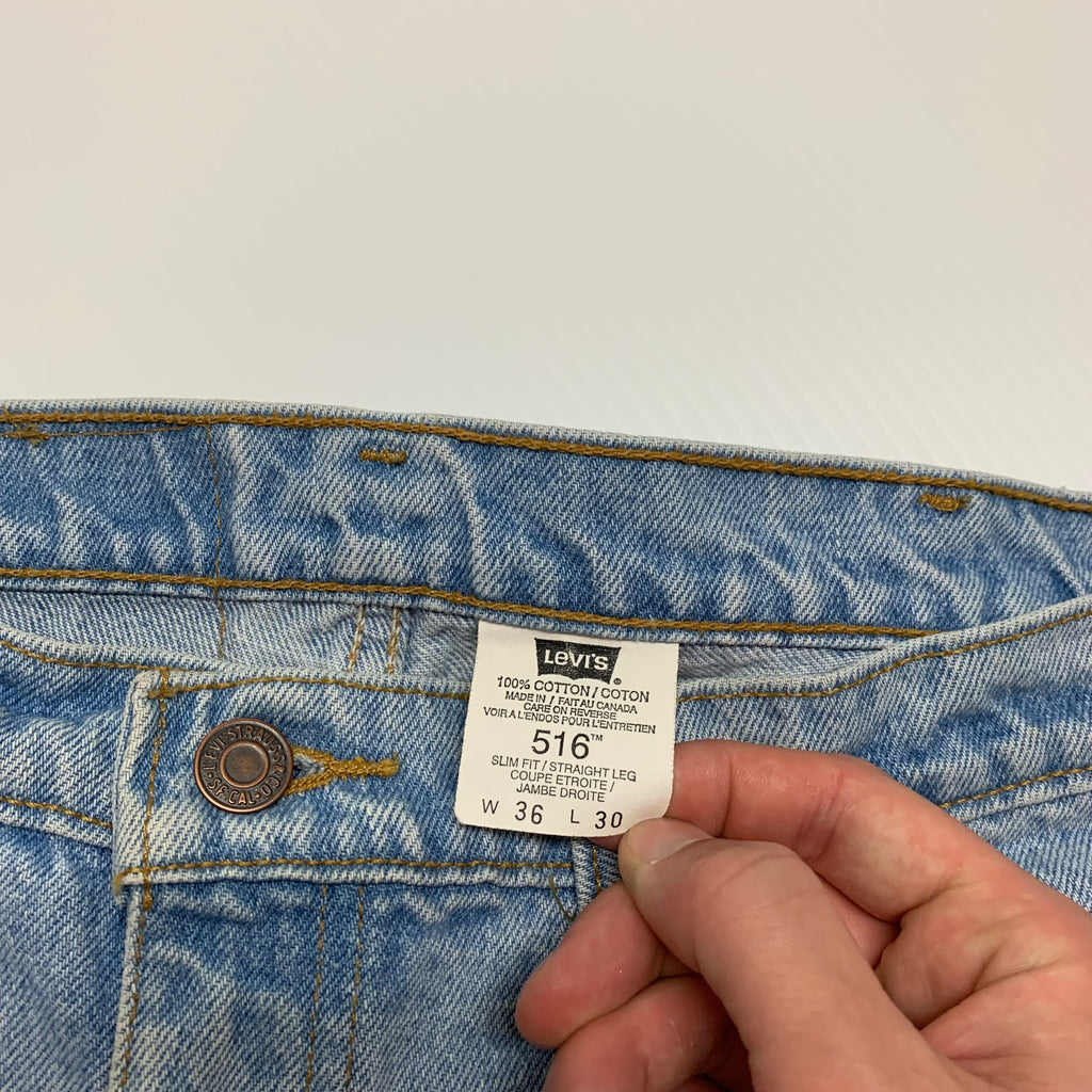 Vintage Light Wash Levi’s 516 34x28