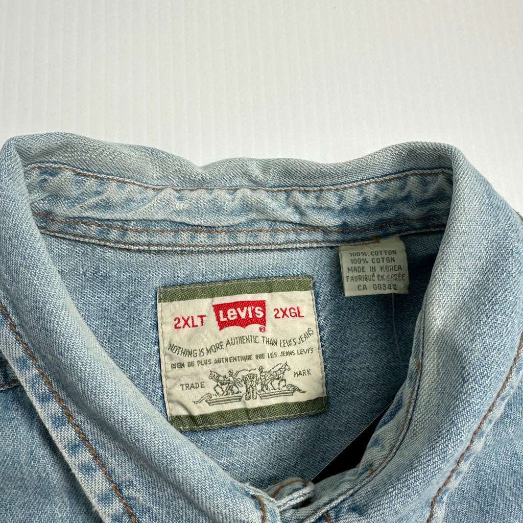 Vintage Levi's Light Wash Faded Denim Button-Up XXL