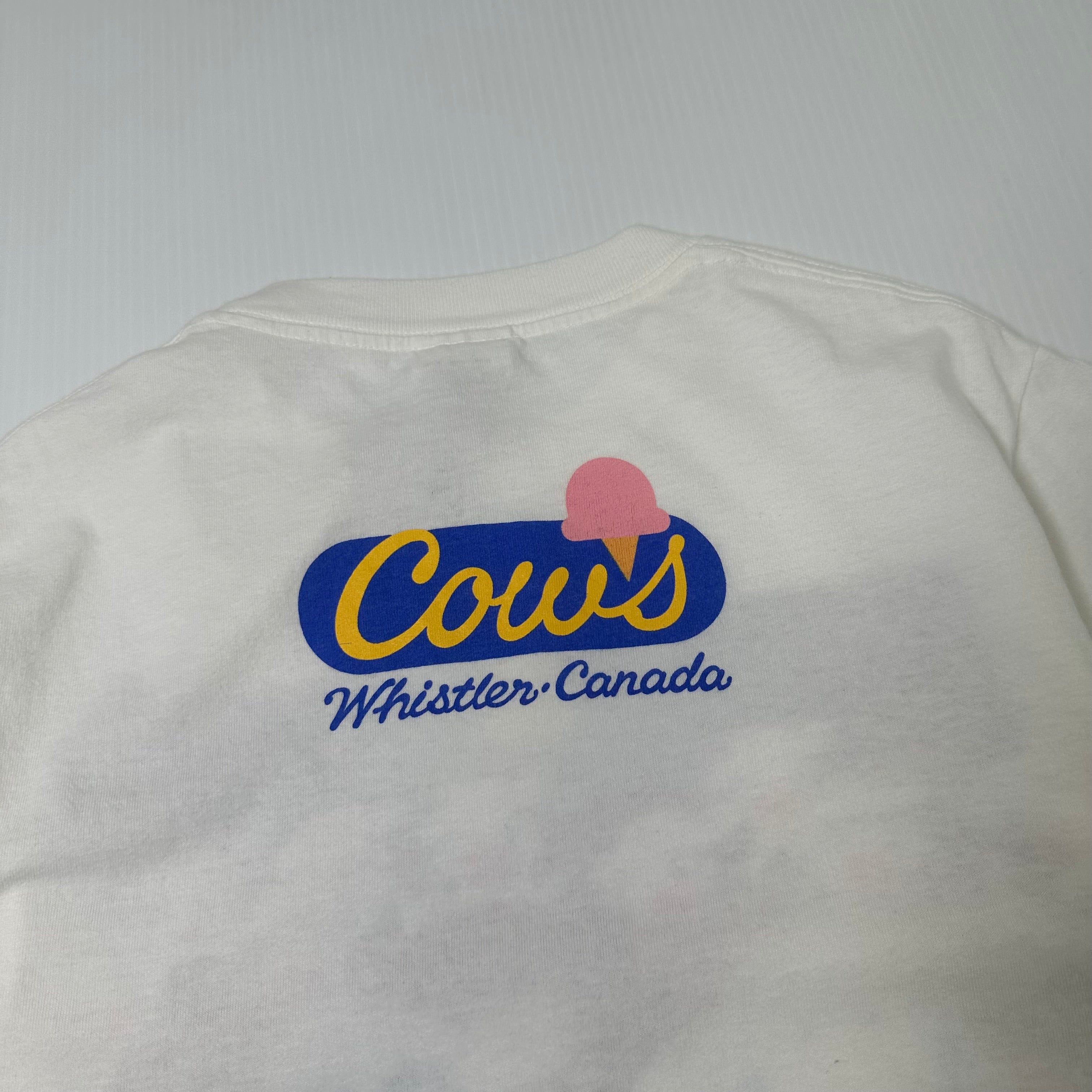 Vintage Cows Movie Theatre Graphic Tee S