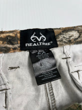 Load image into Gallery viewer, Realtree Camouflage Cargo Pants 34
