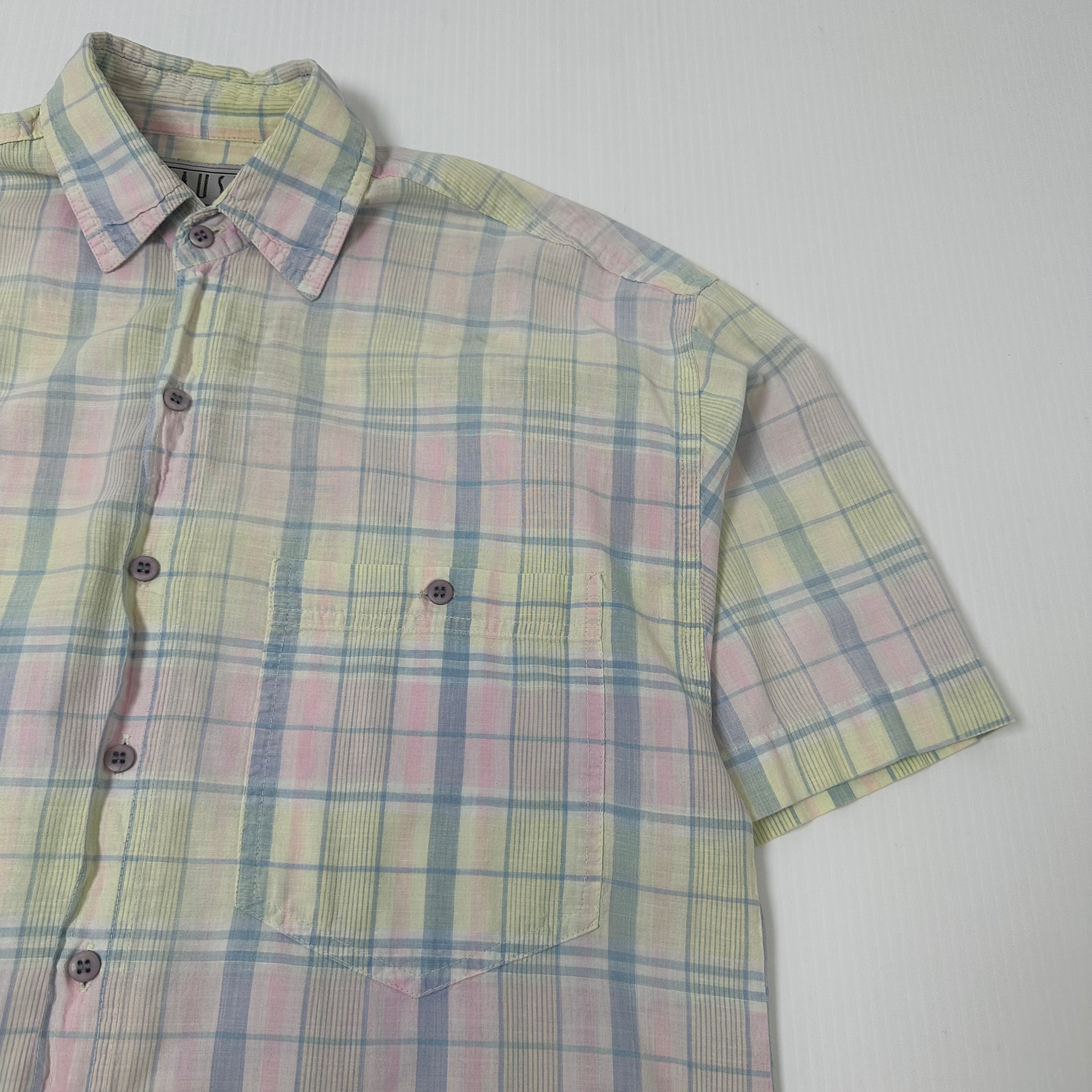 Vintage Pause Pastel Short Sleeve Button Up S