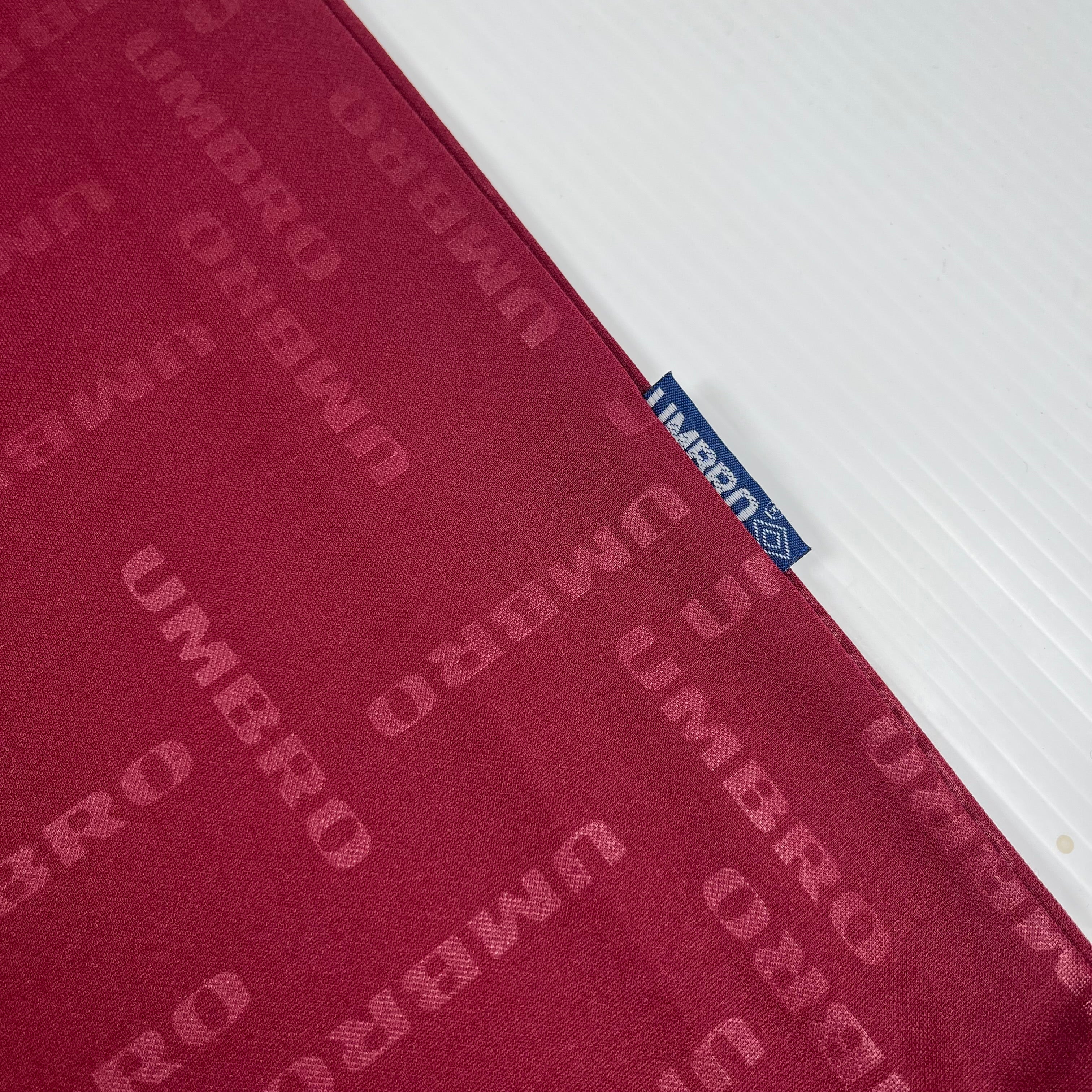 90s Umbro Big Logo Jersey M