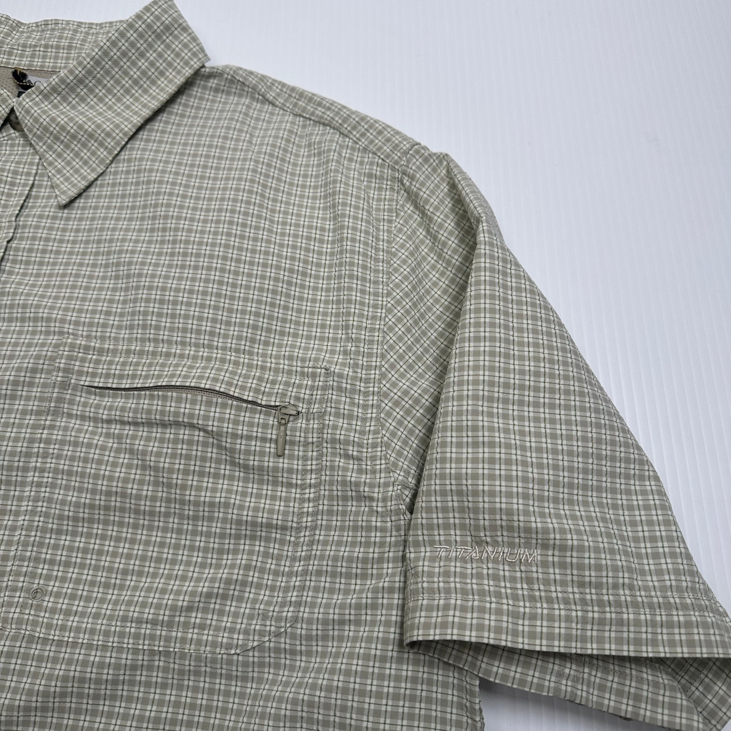 Columbia Titanium Plaid Short Sleeve Button Up Shirt M