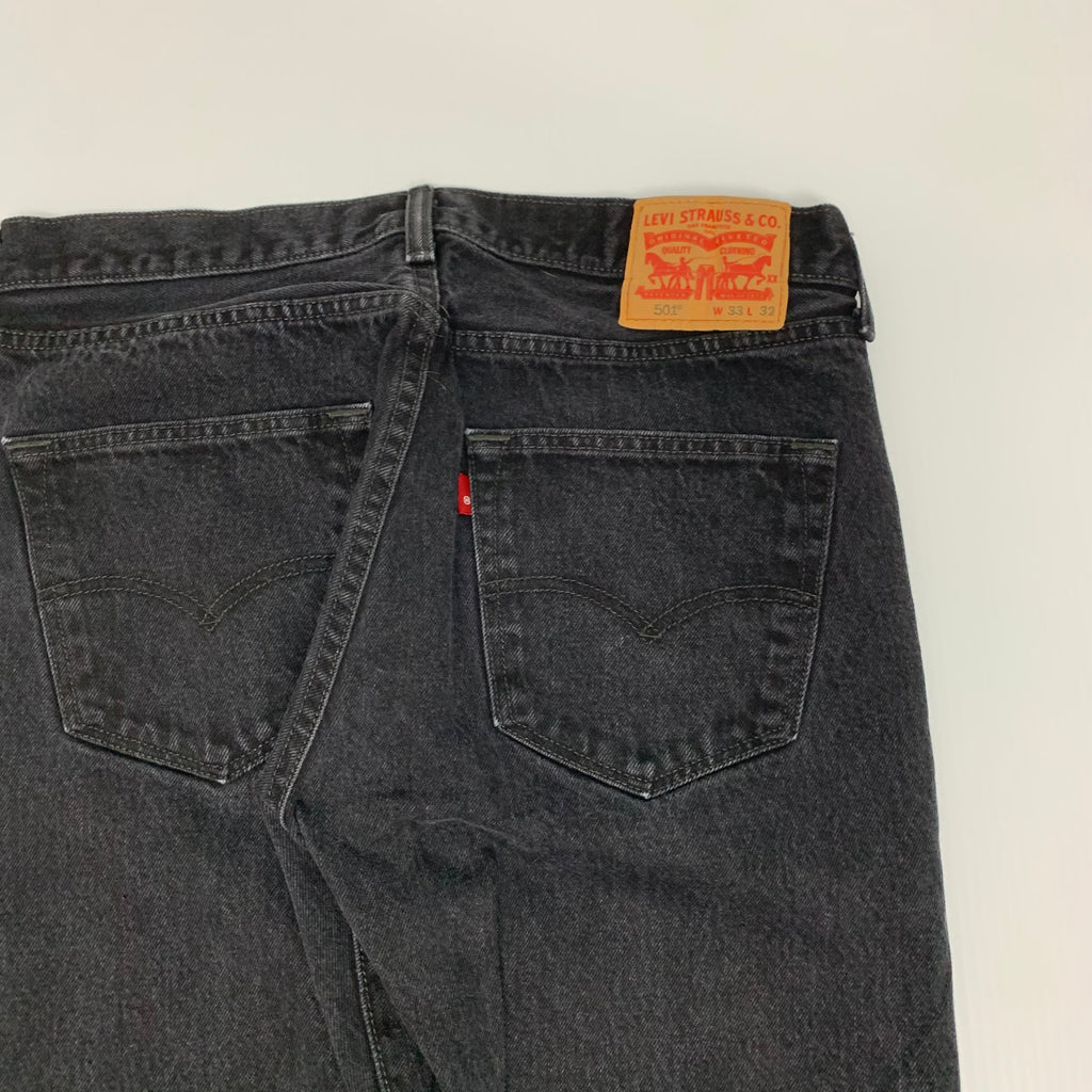 Black Levi’s 501 33x32