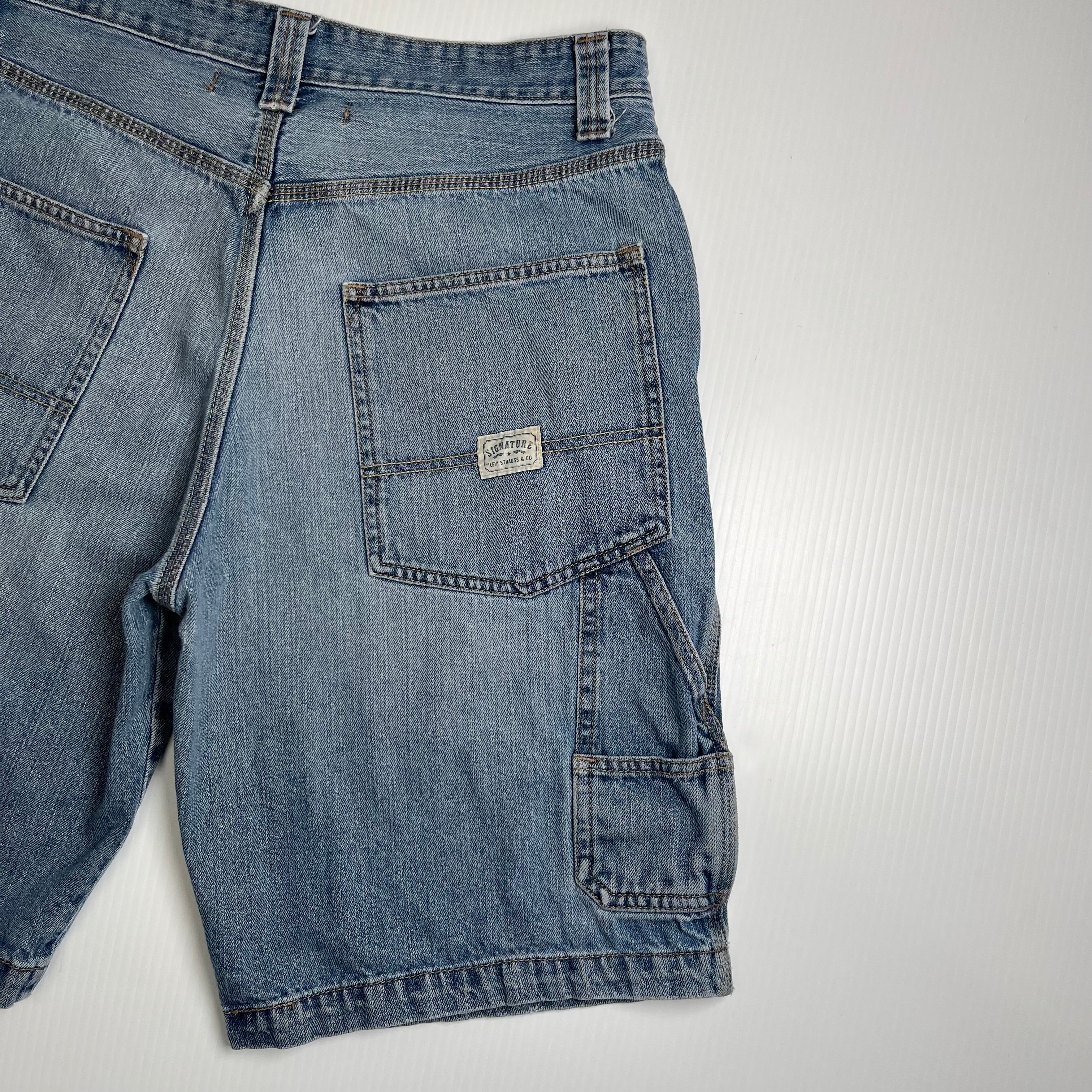 Levi's Carpenter Medium Wash Denim Shorts 32