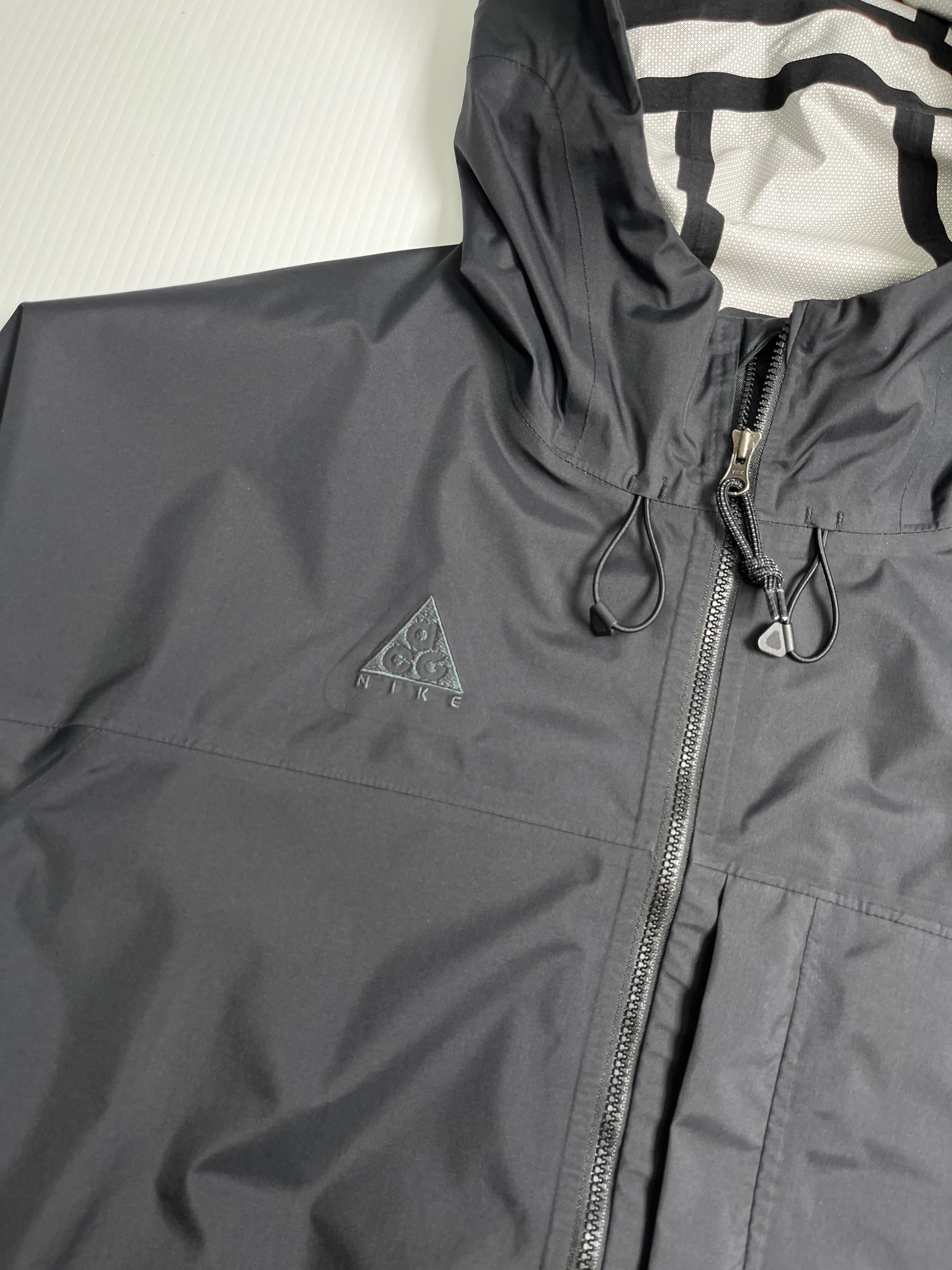 Nike ACG Light Windbreaker Jacket XS
