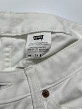 Load image into Gallery viewer, Vintage Levi&#39;s Red Tab Denim 28
