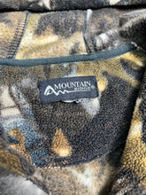 Load image into Gallery viewer, Realtree Camouflage Fleece Full Zip Hoodie M
