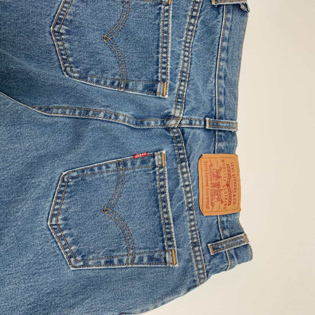 Vintage Medium Wash Levi’s 512 30