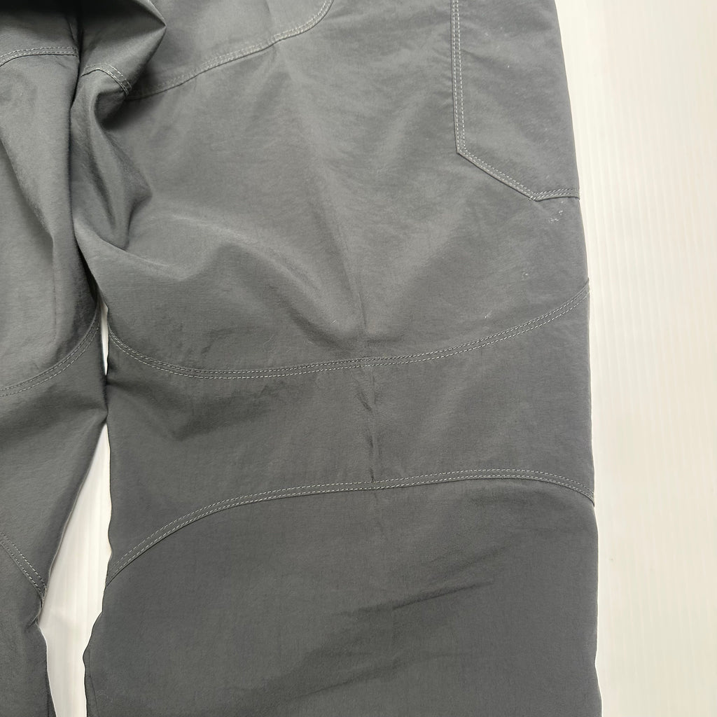 Vintage Nike ACG Wide Leg Cargo Pants L