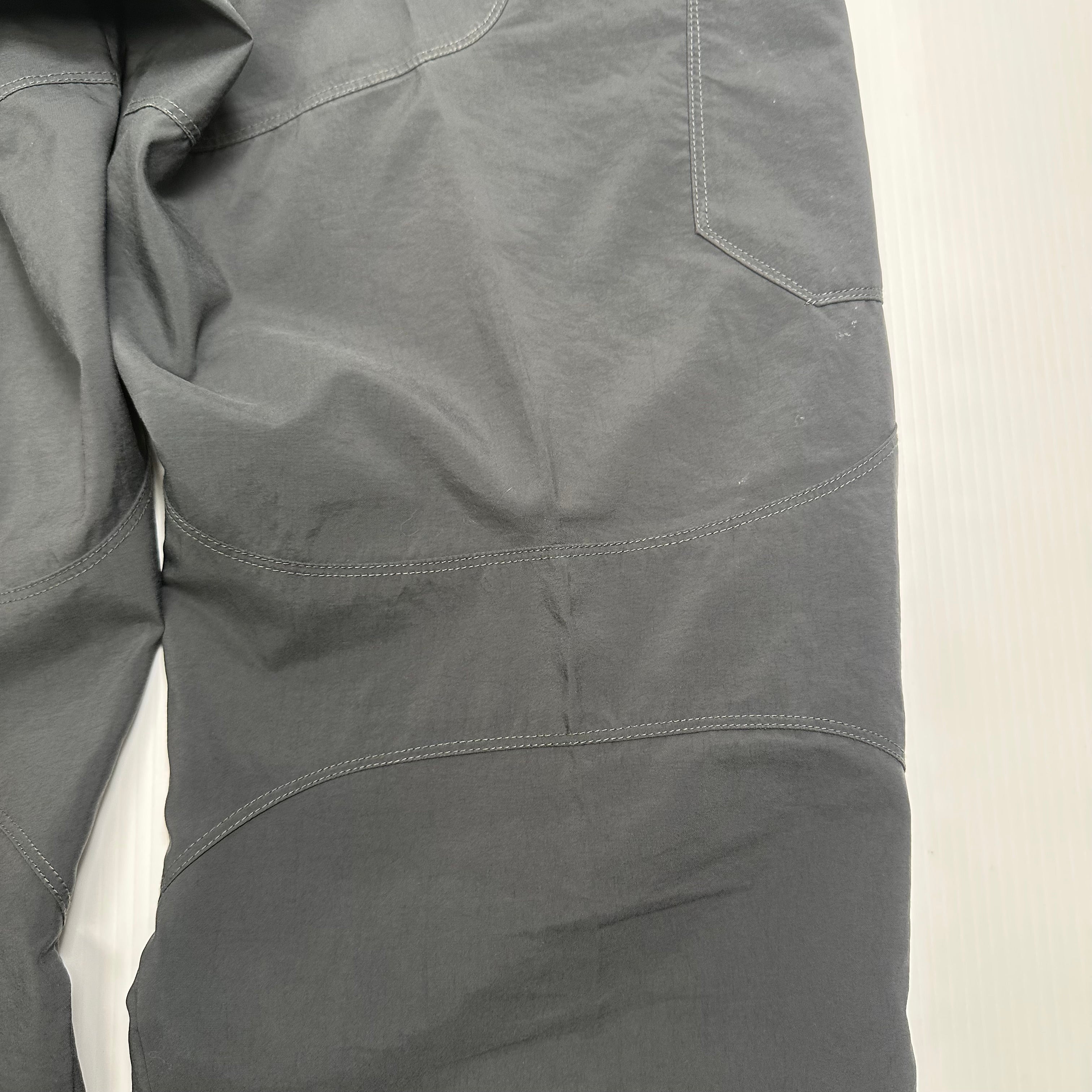 Vintage Nike ACG Wide Leg Cargo Pants L