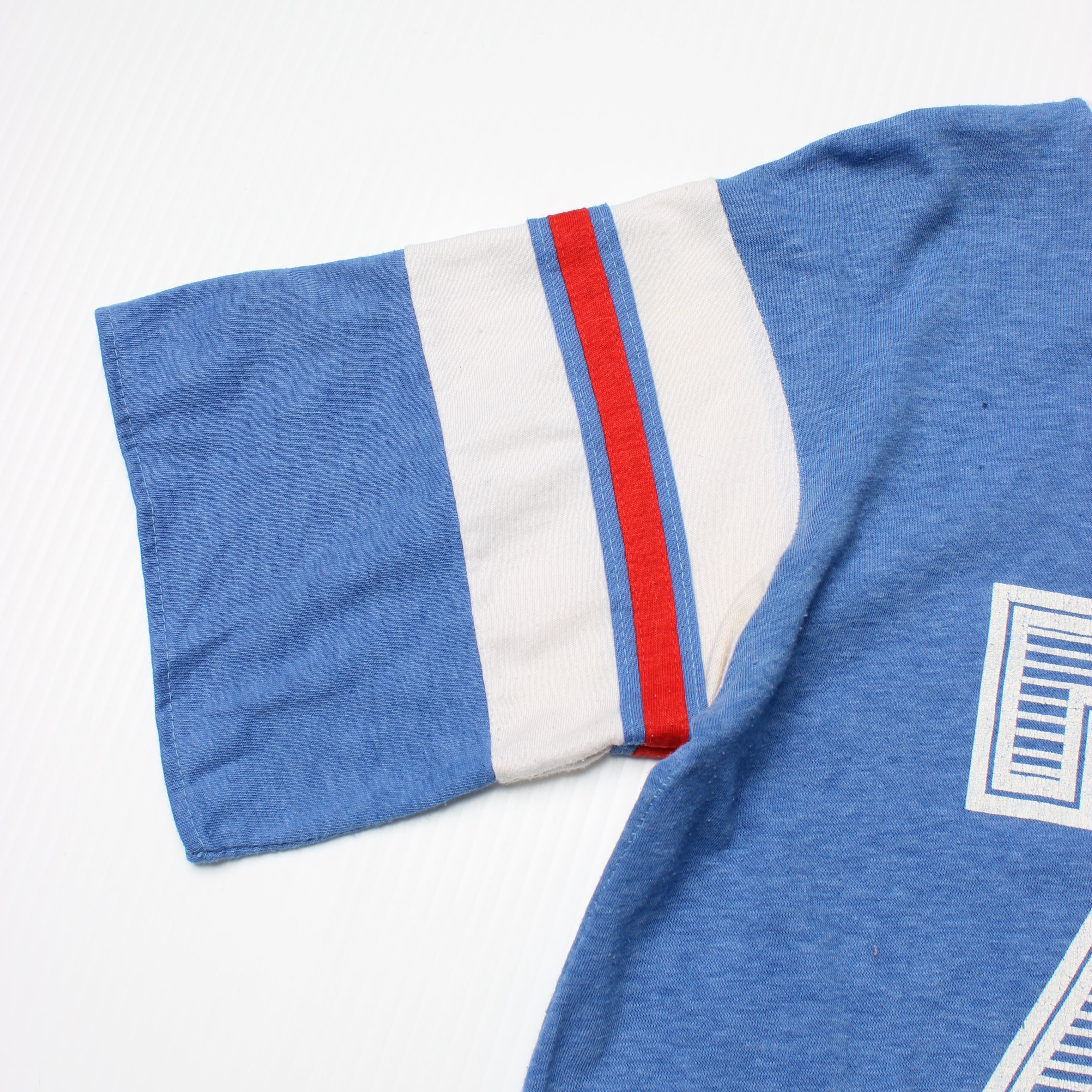 Vintage 77 Raglan Graphic Tee M
