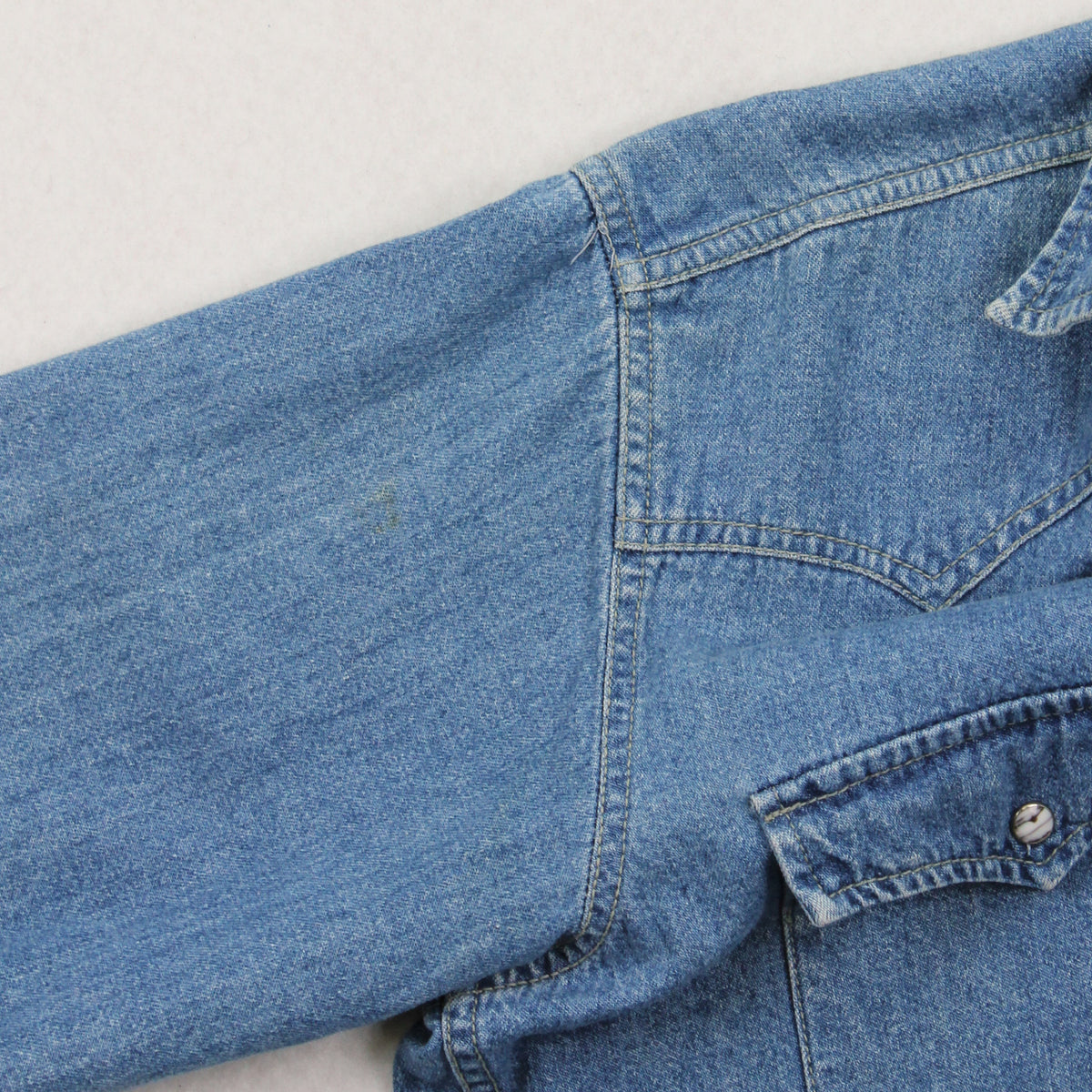 Vintage Levi's Denim Button Up Shirt S