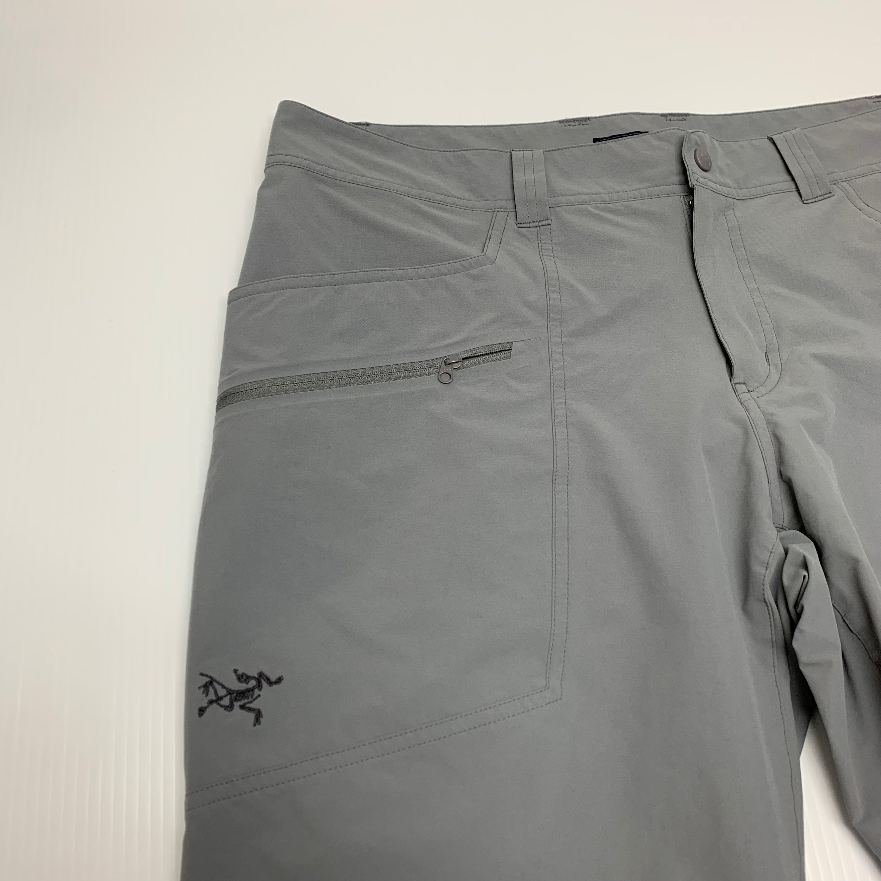 Arc’teryx Nylon Shorts 36