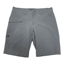 Load image into Gallery viewer, Arc’teryx Nylon Shorts 36
