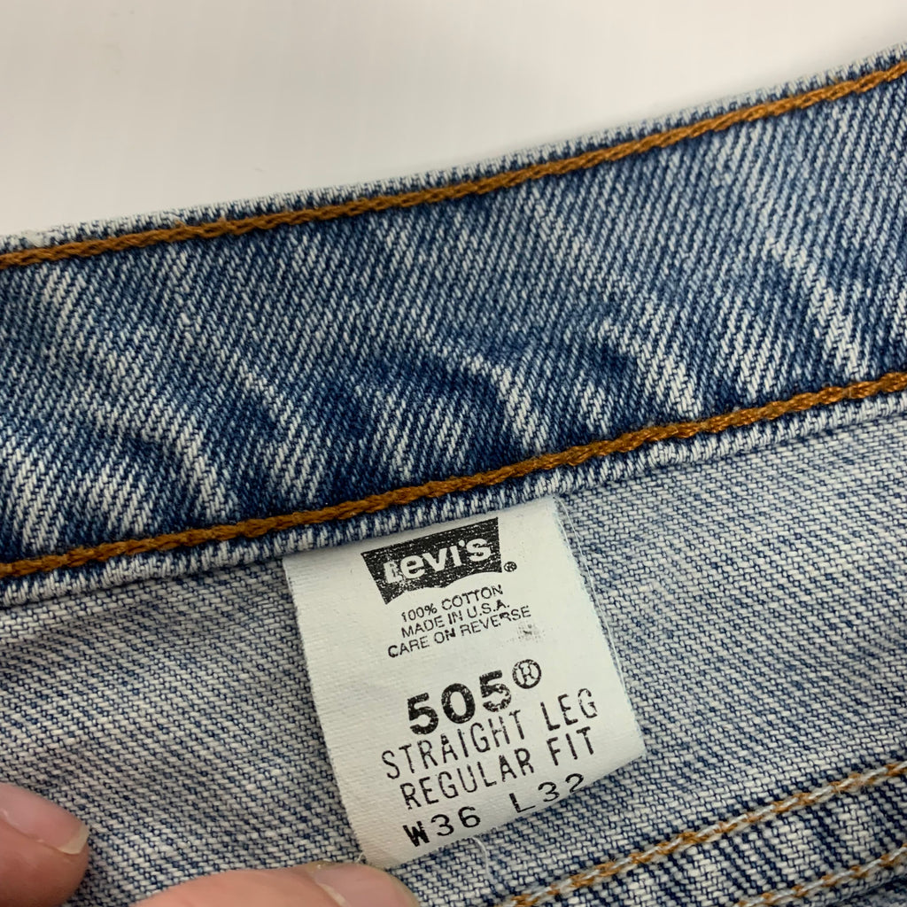 Vintage Light Wash Levi’s 505 34