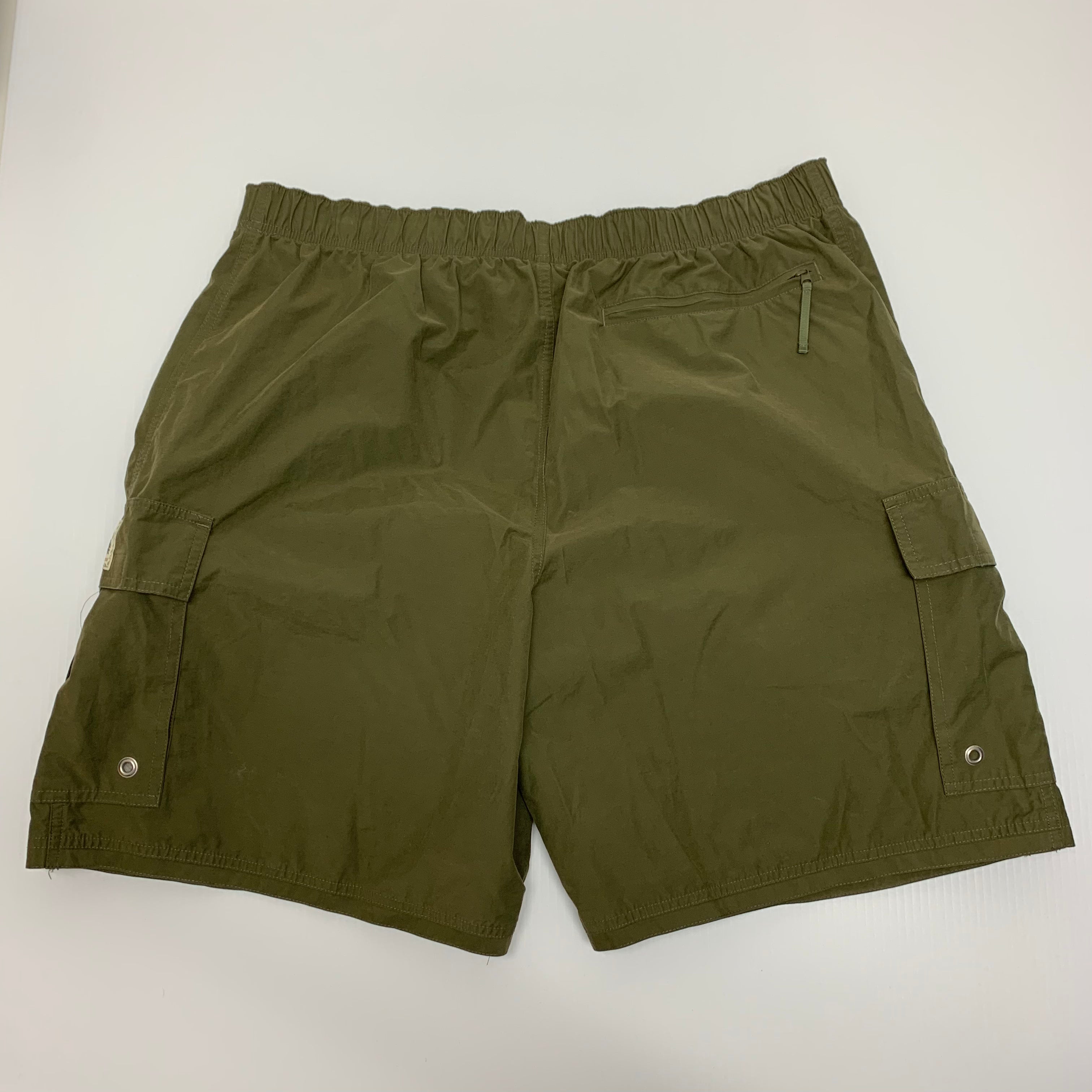 Disneyland Cargo Shorts XL