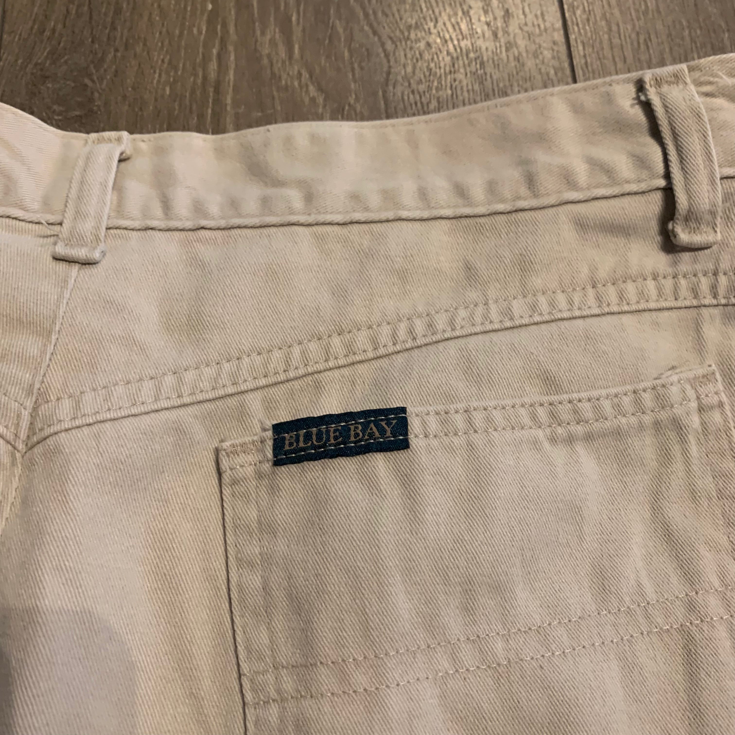 Blue Bay Cream Shorts 31