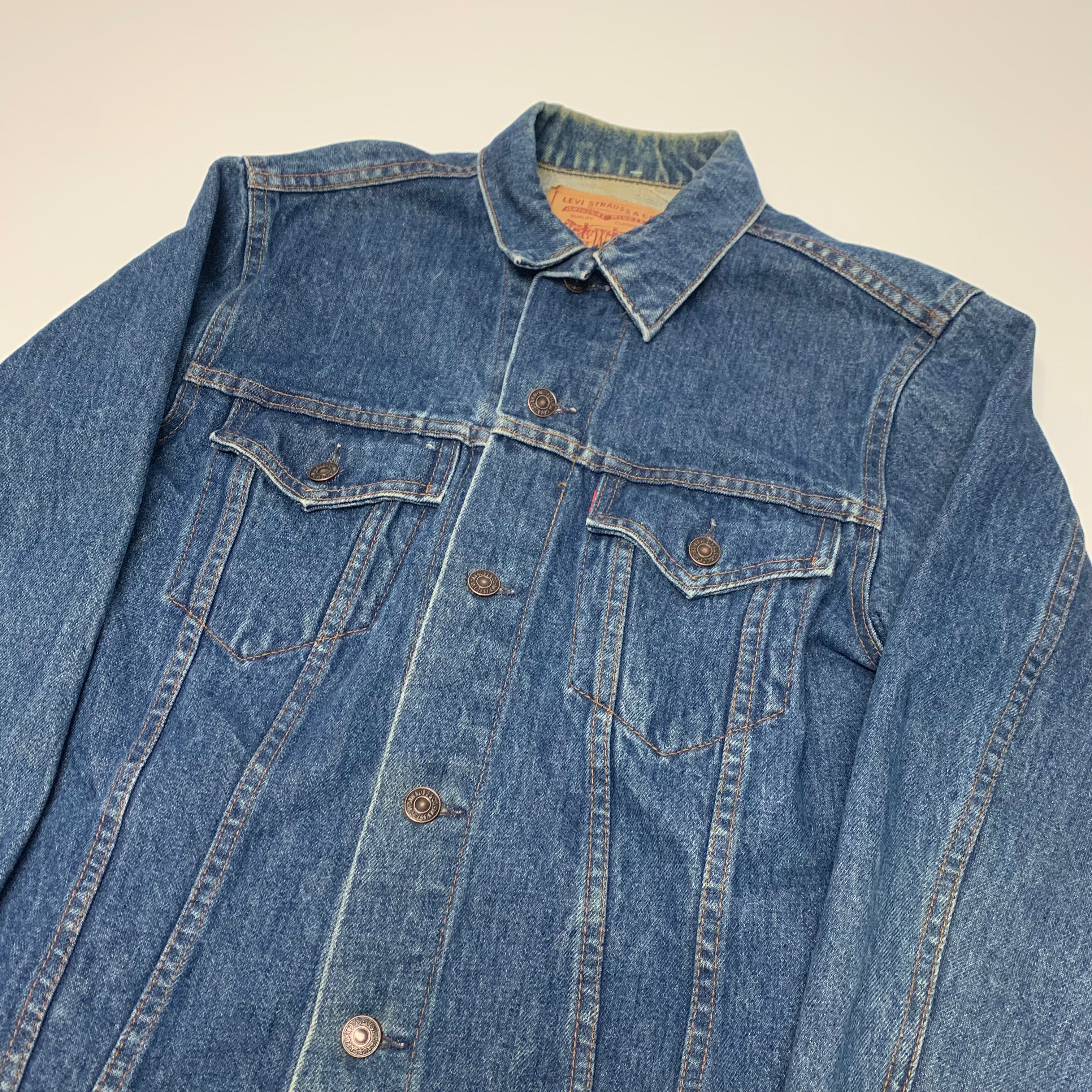Levi’s Dark Wash Denim Jacket L