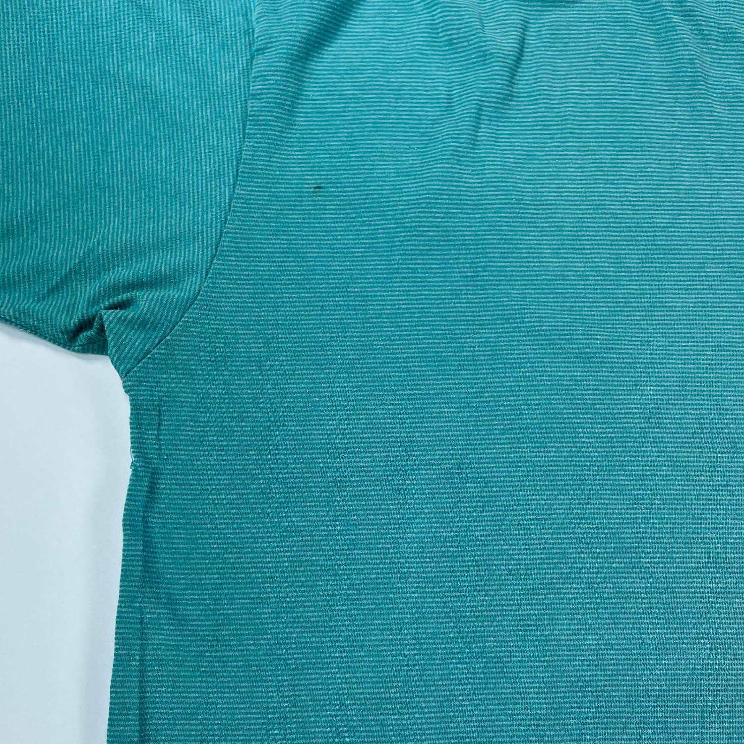 '90s Charlotte Hornets striped tee XL