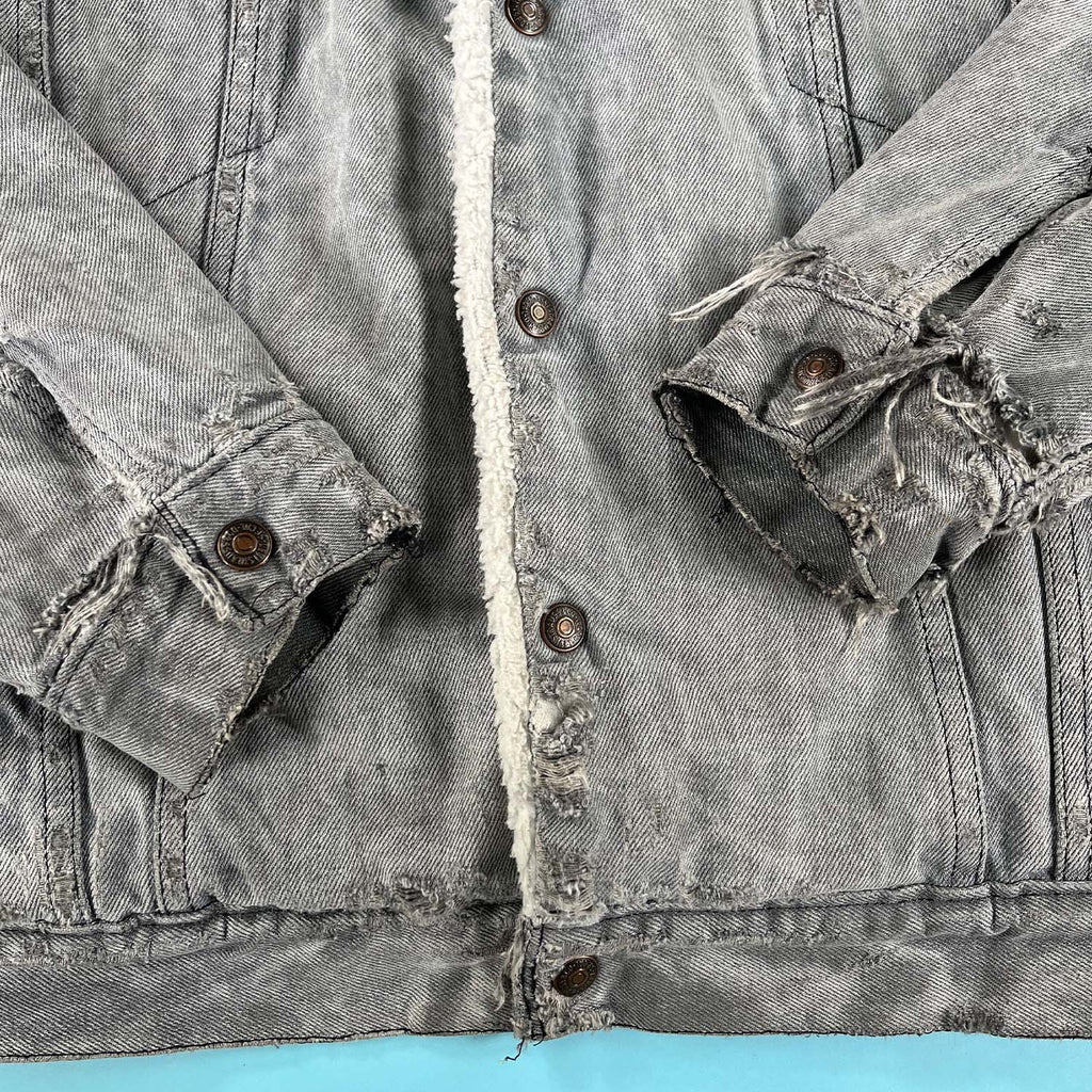Vintage Levi's sherpa lined denim jacket L