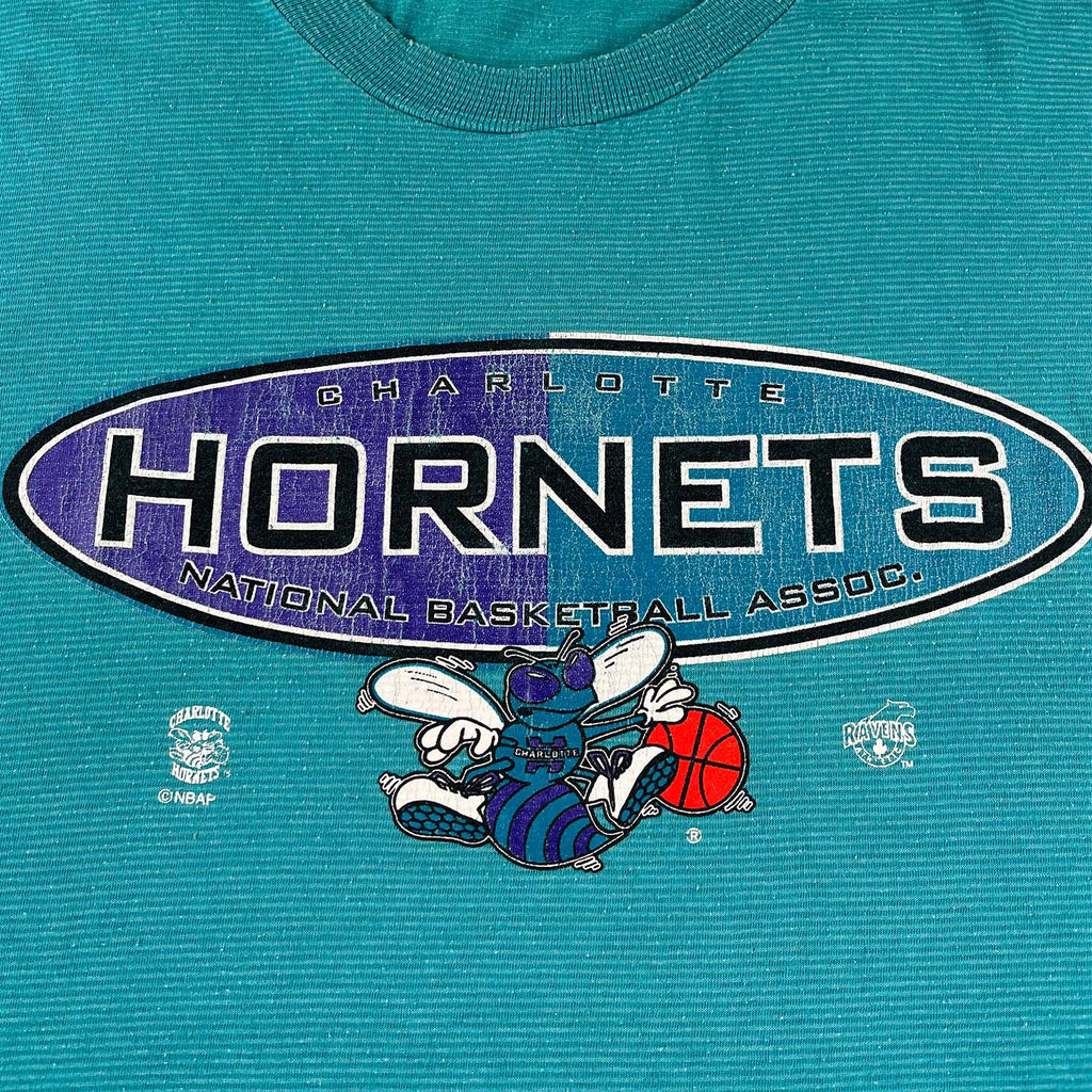 '90s Charlotte Hornets striped tee XL
