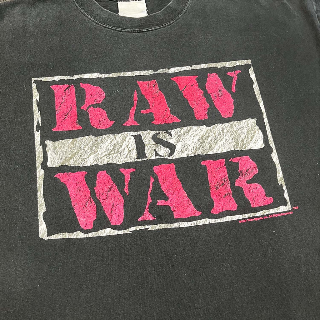 1997 Raw is War tee XL