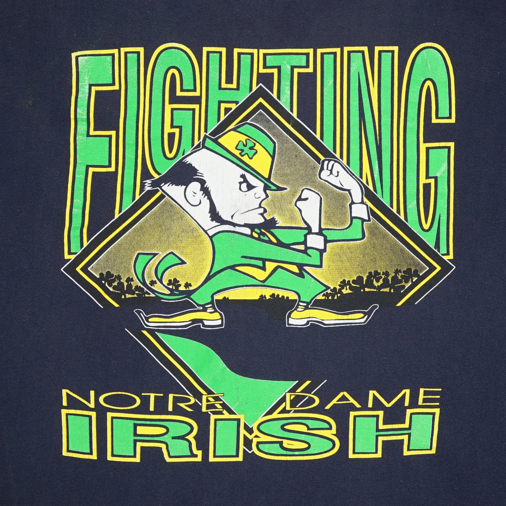 Vintage Notre Dame Fighting Irish graphic tee XL
