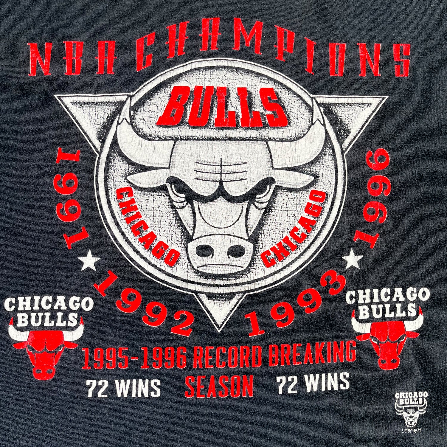'90s Chicago Bulls 72 Win Season tee XL