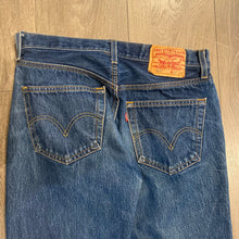 Load image into Gallery viewer, Levi’s 501 Dark Wash 31” x 32.5”
