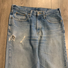 Load image into Gallery viewer, Carhartt Light Wash Denim 35
