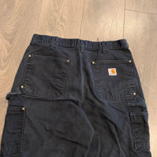 Load image into Gallery viewer, Vintage Carhartt Double Knees 32x32
