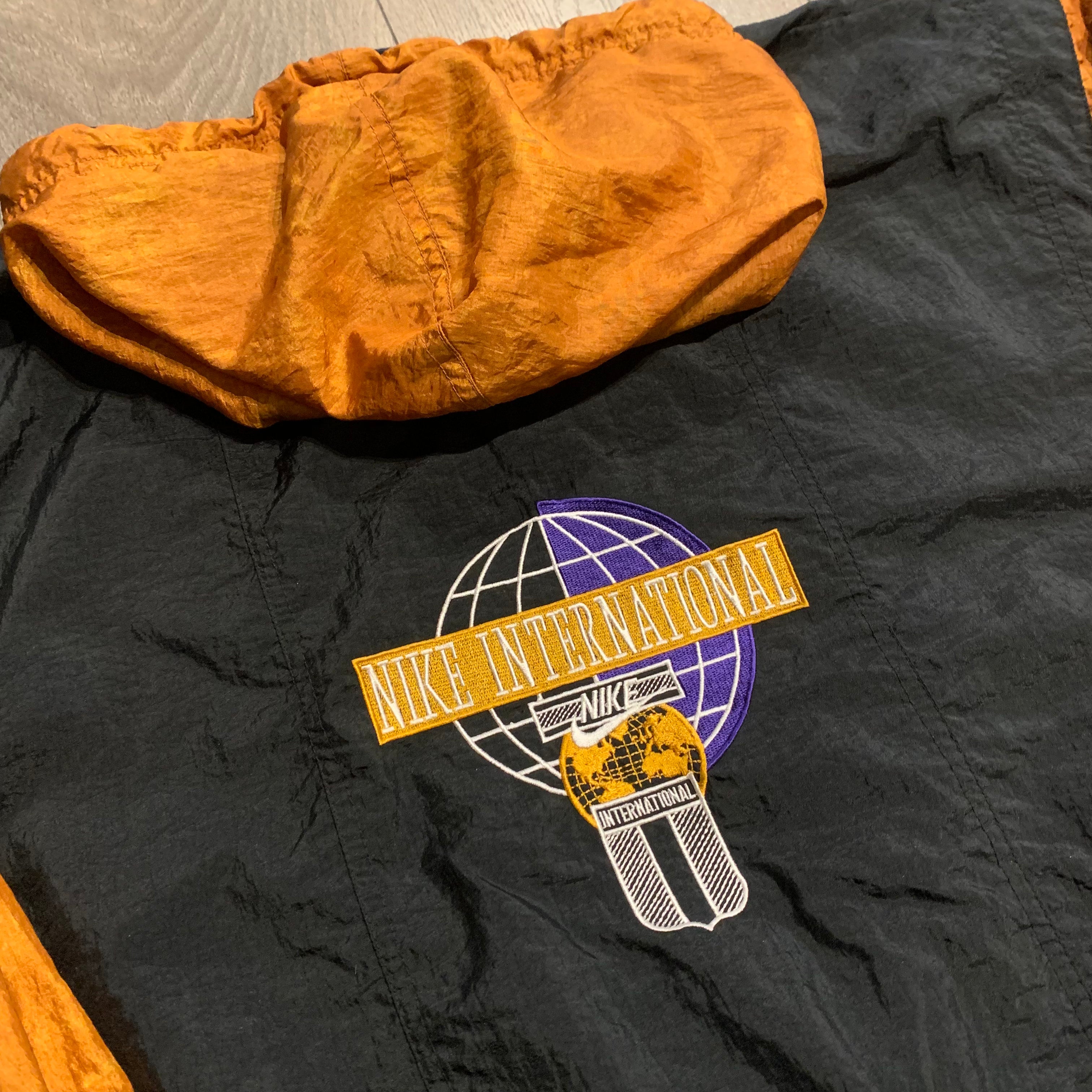 90s Nike International windbreaker jacket M/L