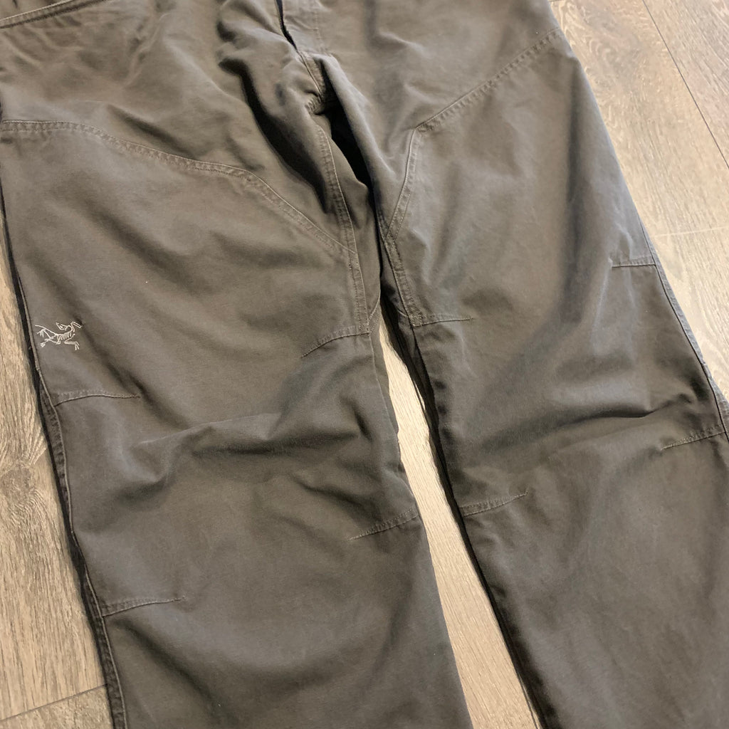 Arc’teryx Grey Pants 38