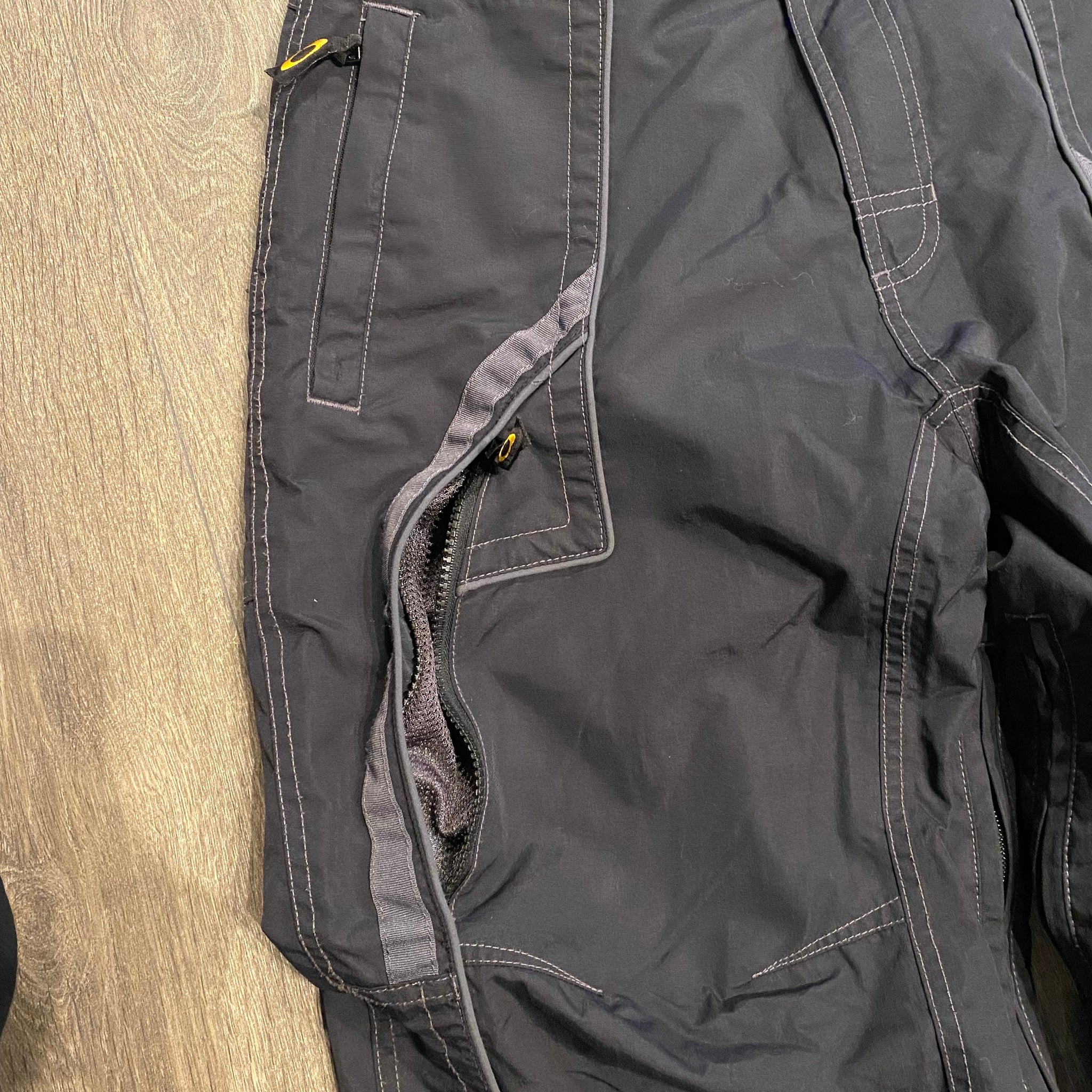 パンツ 00s OAKLEY Archive Baggy Shuttle Pants Vintage Y2K Oakley Baggy Fit Snowboard Ski Snow Pants Men's