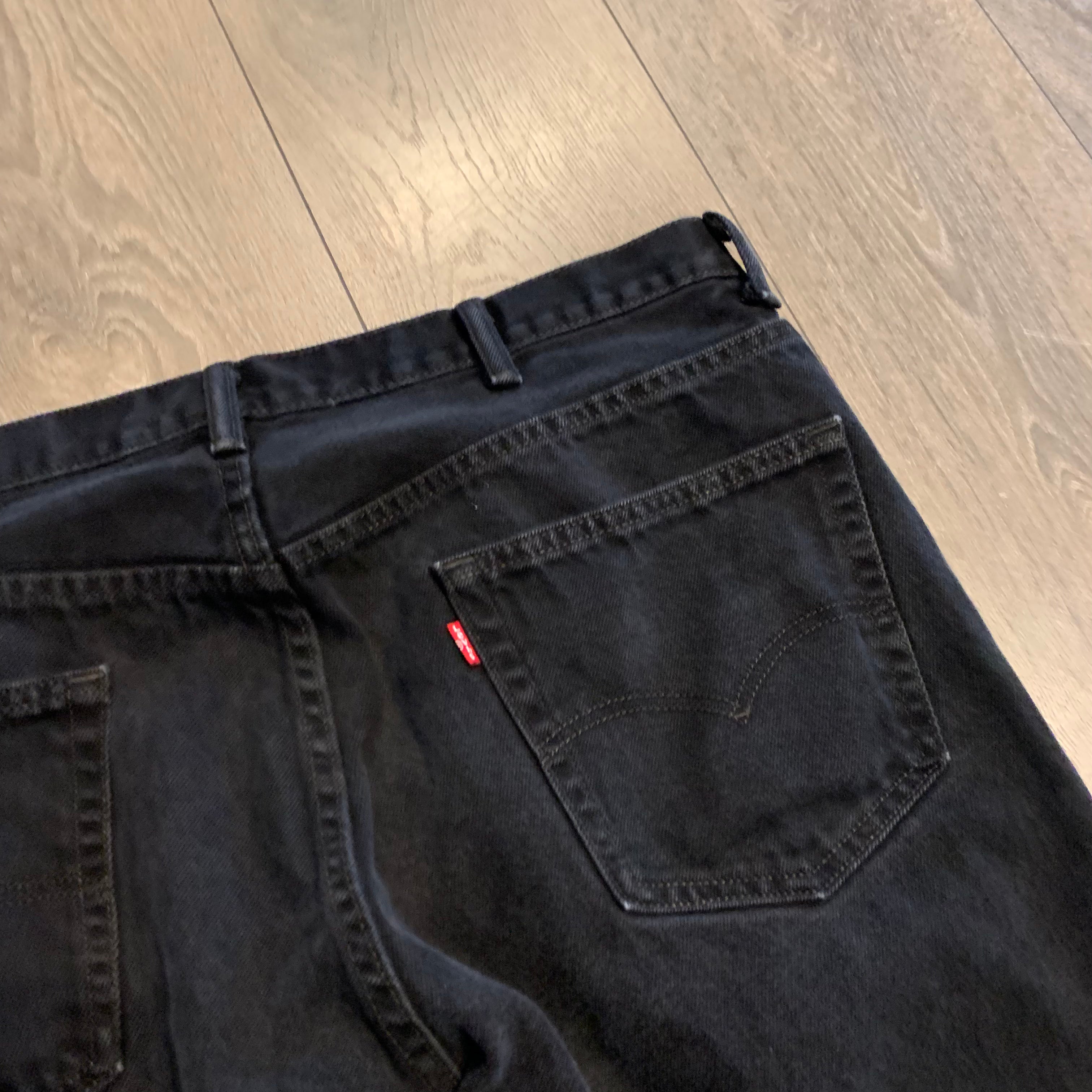 Black Levi’s 501 40