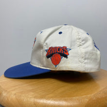 Load image into Gallery viewer, Vintage New York Knicks snapback hat
