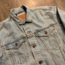 Load image into Gallery viewer, Levi’s Light Wash Denim Jacket S

