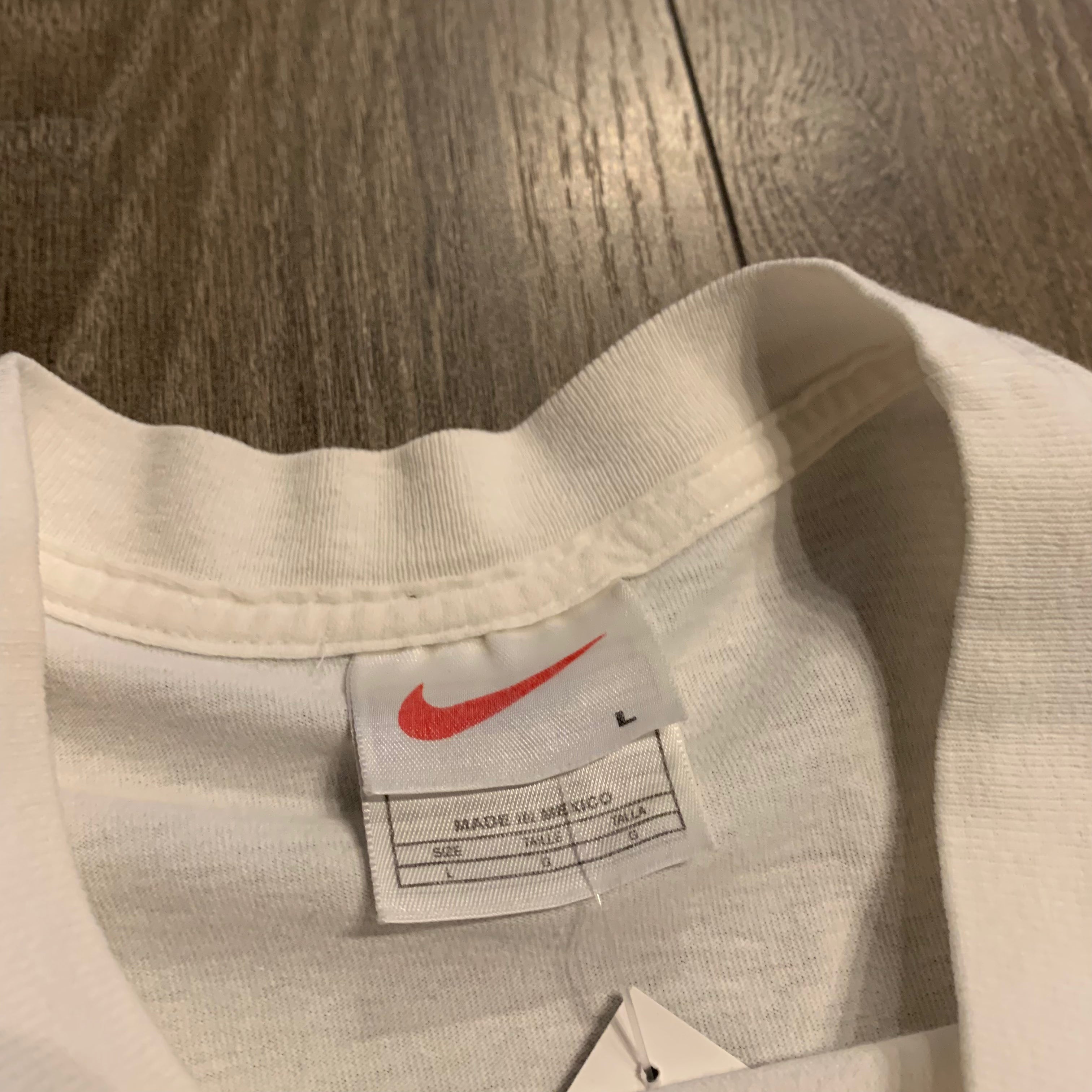 White Nike Middle Swoosh LS L