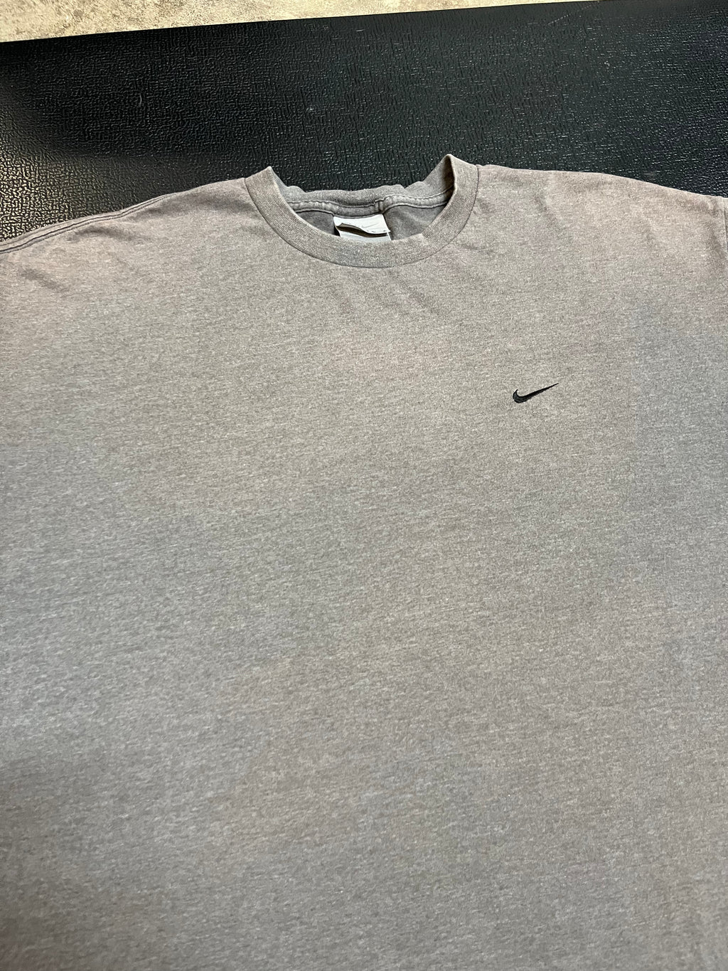 00's Nike mini swoosh tee XL