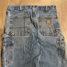 Load image into Gallery viewer, Vintage Carhartt light wash double knee pants 32x32
