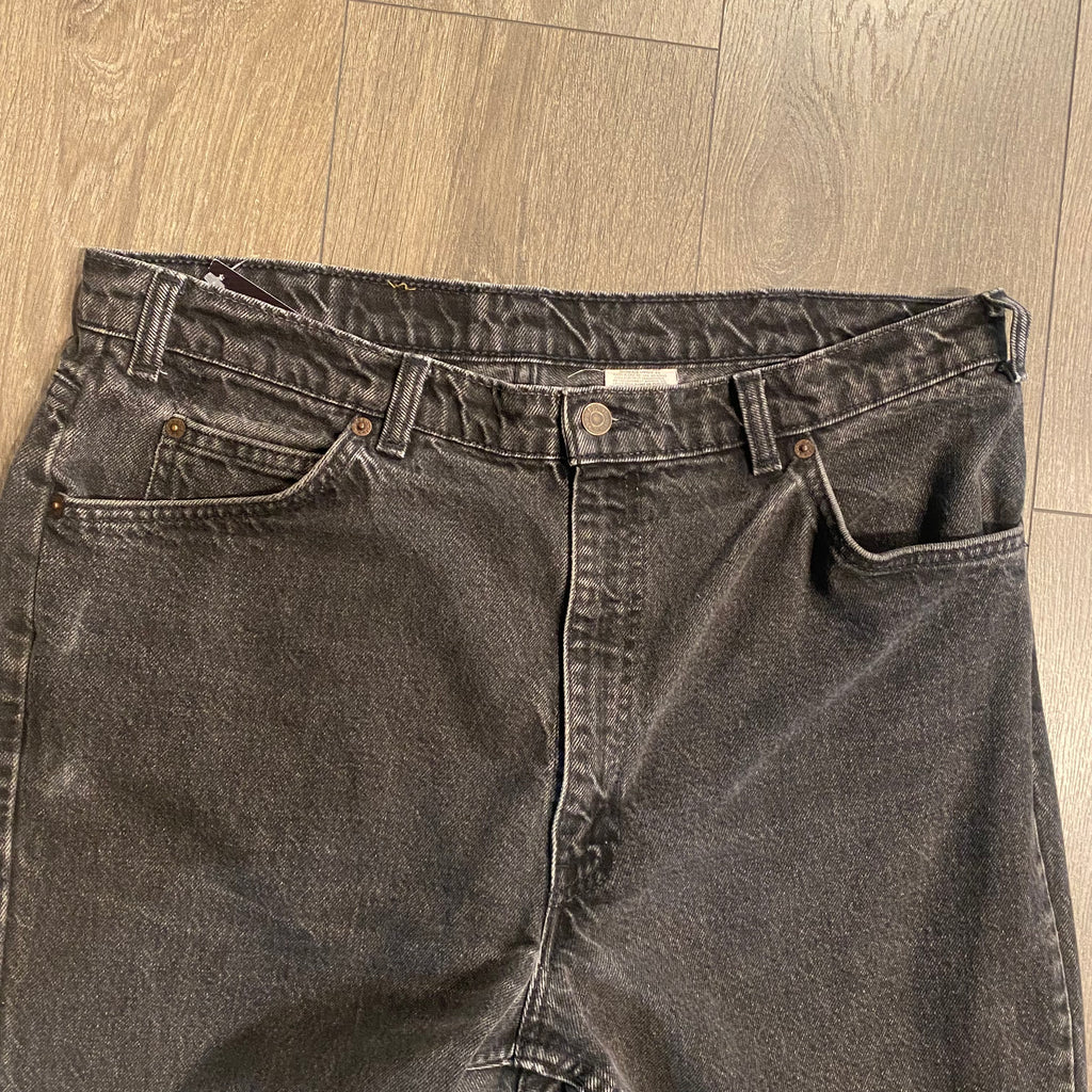 90s Levi’s Orange Tab Denim 36” x 31”