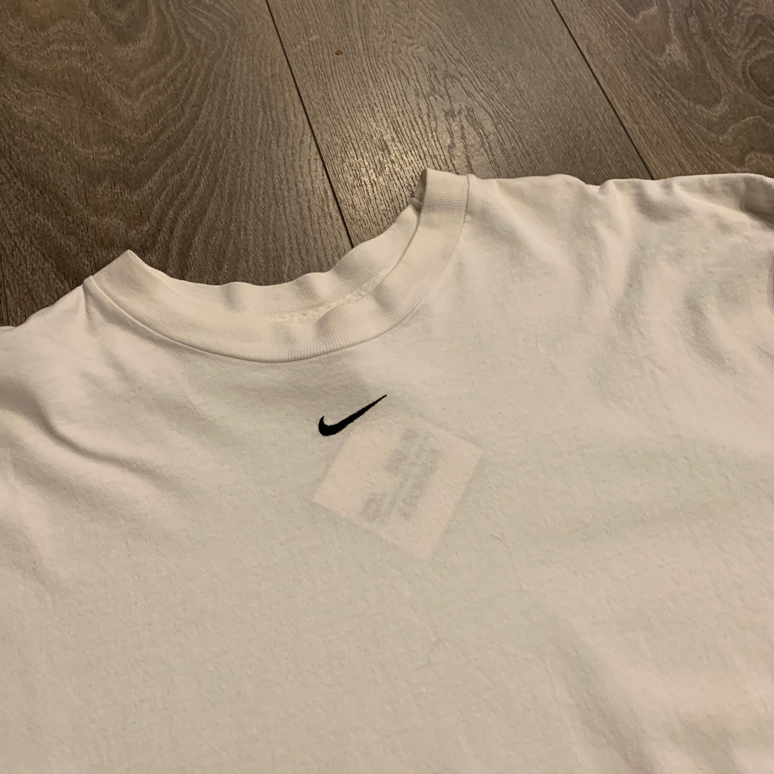 White Nike Middle Swoosh LS L